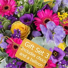 Gift Set 3-Basket, balloon and chocolates