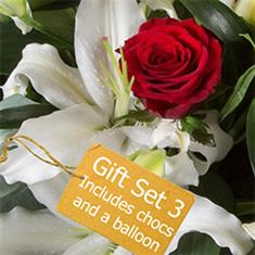 Gift Set 3 -Romantic Bouquet, balloon &amp; chocolates
