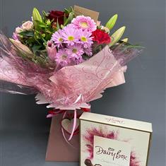 Mixed bouquet with chocolates