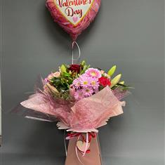 Valentines bouquet with balloon